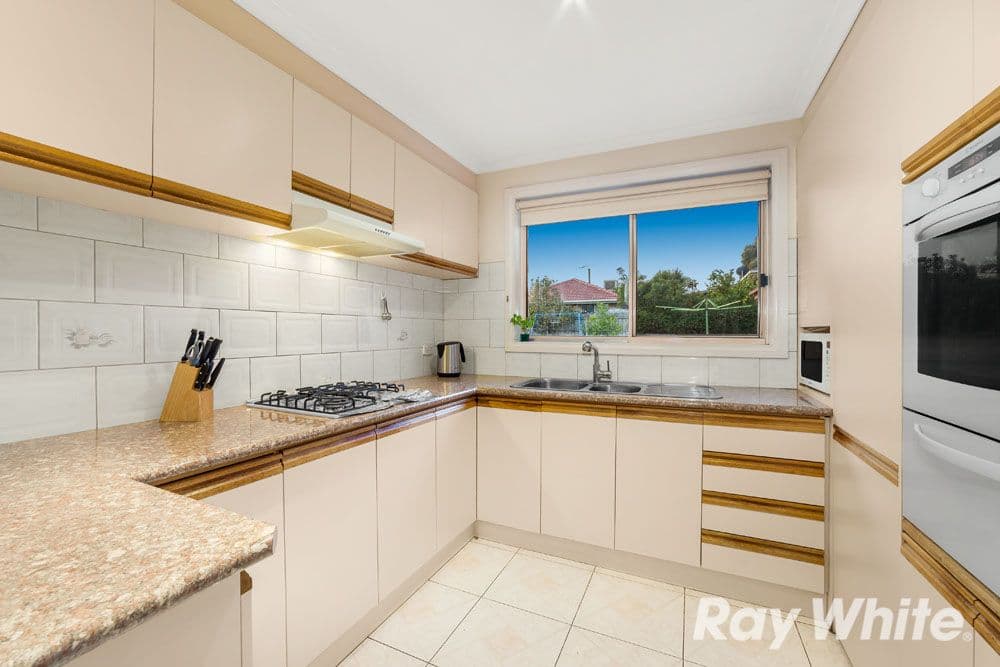 14 Gilroy Crescent, Mill Park VIC 3082, Mill Park - Thumbnail 3