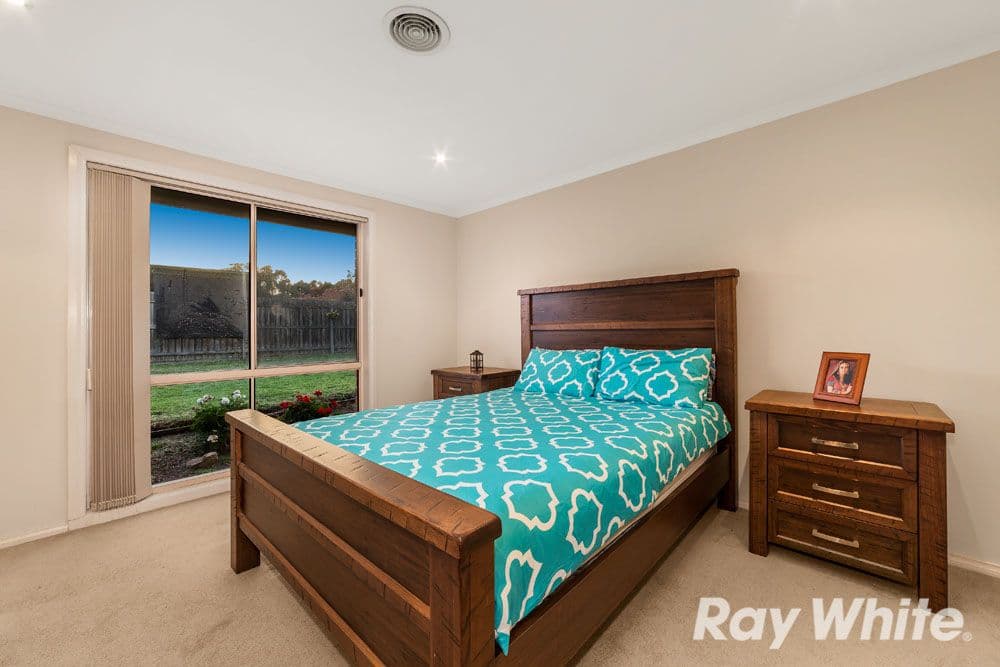 14 Gilroy Crescent, Mill Park VIC 3082, Mill Park - Thumbnail 7