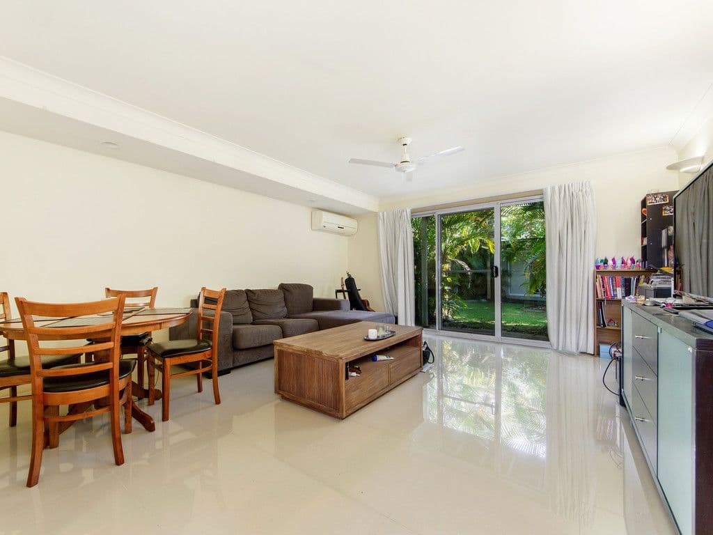 215 Cottesloe Drive, Mermaid Waters QLD 4218, Mermaid Waters - Thumbnail 2