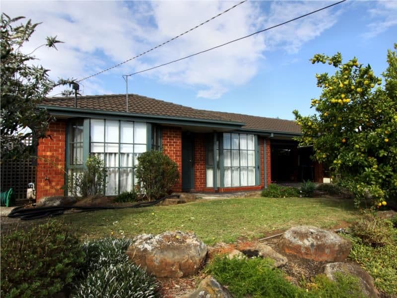 8/7 Underwood Street, Hoppers Crossing - Image 1