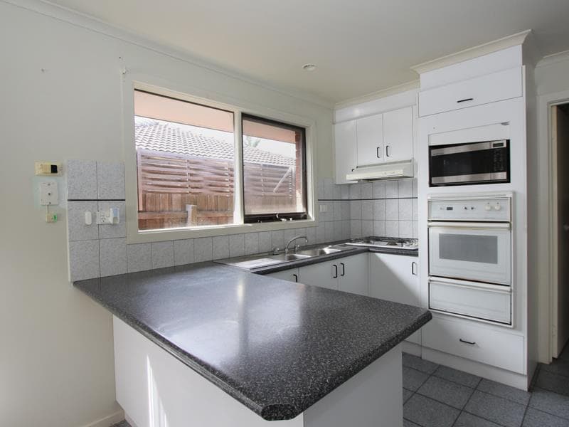 8/7 Underwood Street, Hoppers Crossing - Thumbnail 3
