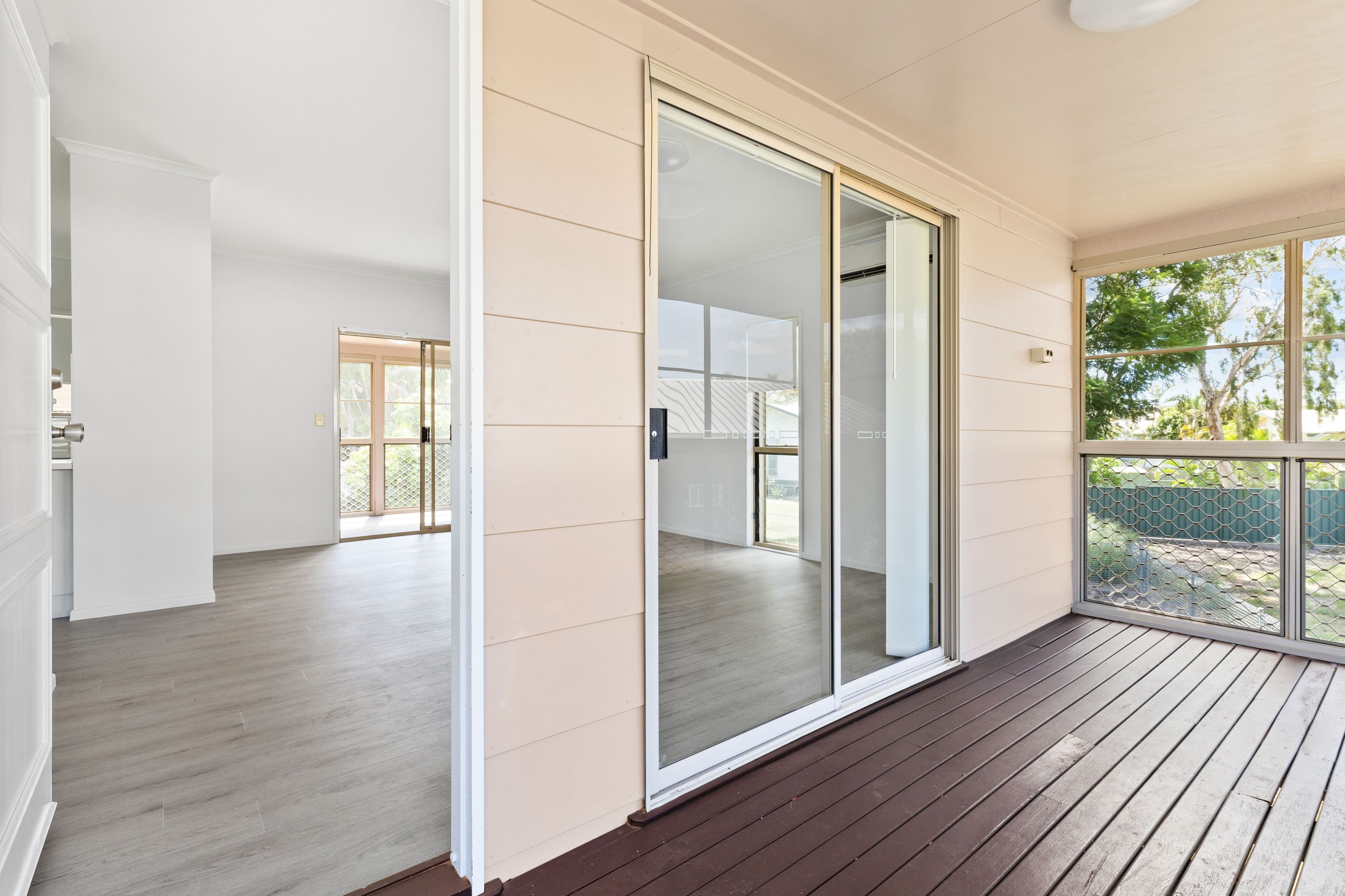 30 Centenary Drive, Emerald QLD 4720, Emerald - Thumbnail 4