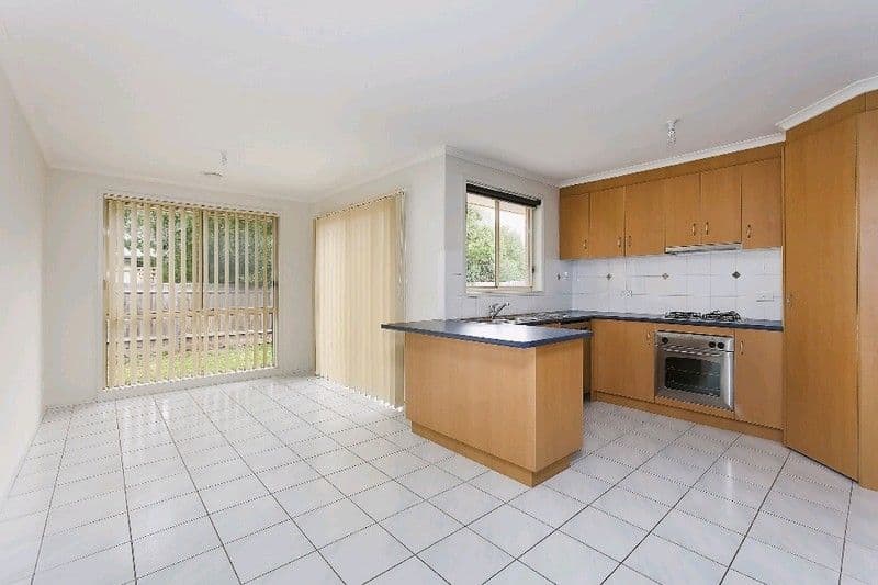 3 Larne Close, BERWICK VIC 3806, Berwick - Thumbnail 2