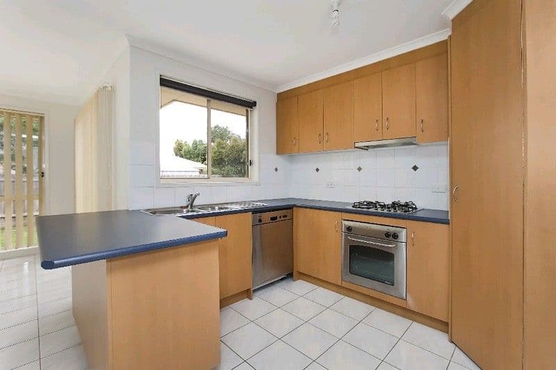 3 Larne Close, BERWICK VIC 3806, Berwick - Thumbnail 3