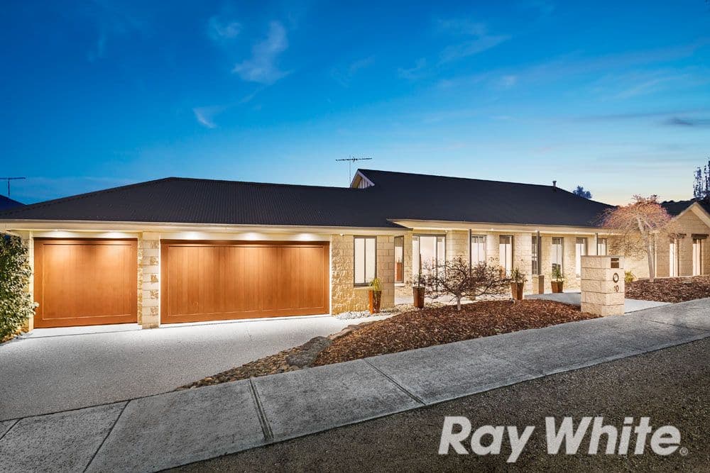 10 Baigent Avenue, Doreen VIC 3754, Doreen - Thumbnail 2