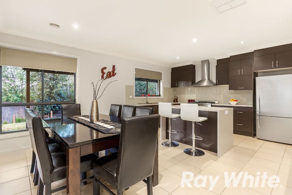 10 Baigent Avenue, Doreen VIC 3754, Doreen - Thumbnail 3