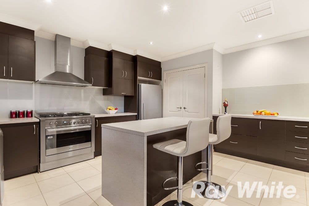 10 Baigent Avenue, Doreen VIC 3754, Doreen - Thumbnail 4