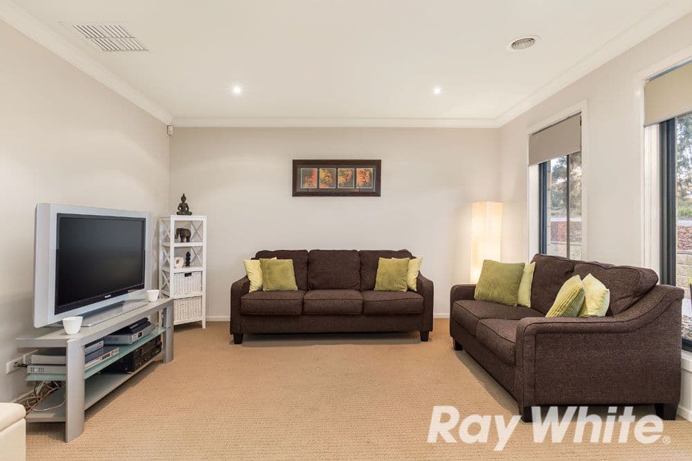 10 Baigent Avenue, Doreen VIC 3754, Doreen - Thumbnail 8