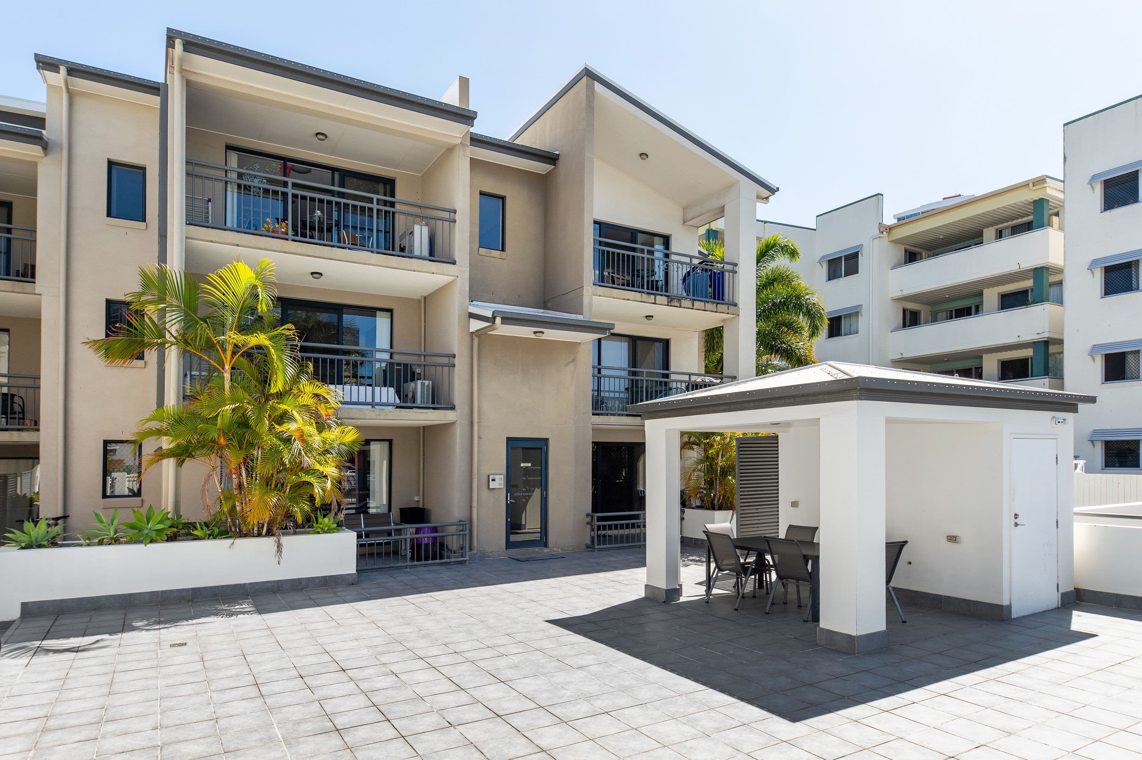 46-48 Lenneberg Street, Southport QLD 4215, Southport - Thumbnail 2