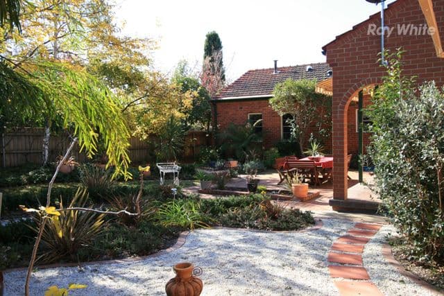 16 Meehan Gardens, NARRABUNDAH ACT 2604, Narrabundah - Thumbnail 2