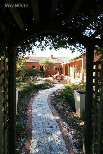16 Meehan Gardens, NARRABUNDAH ACT 2604, Narrabundah - Thumbnail 3