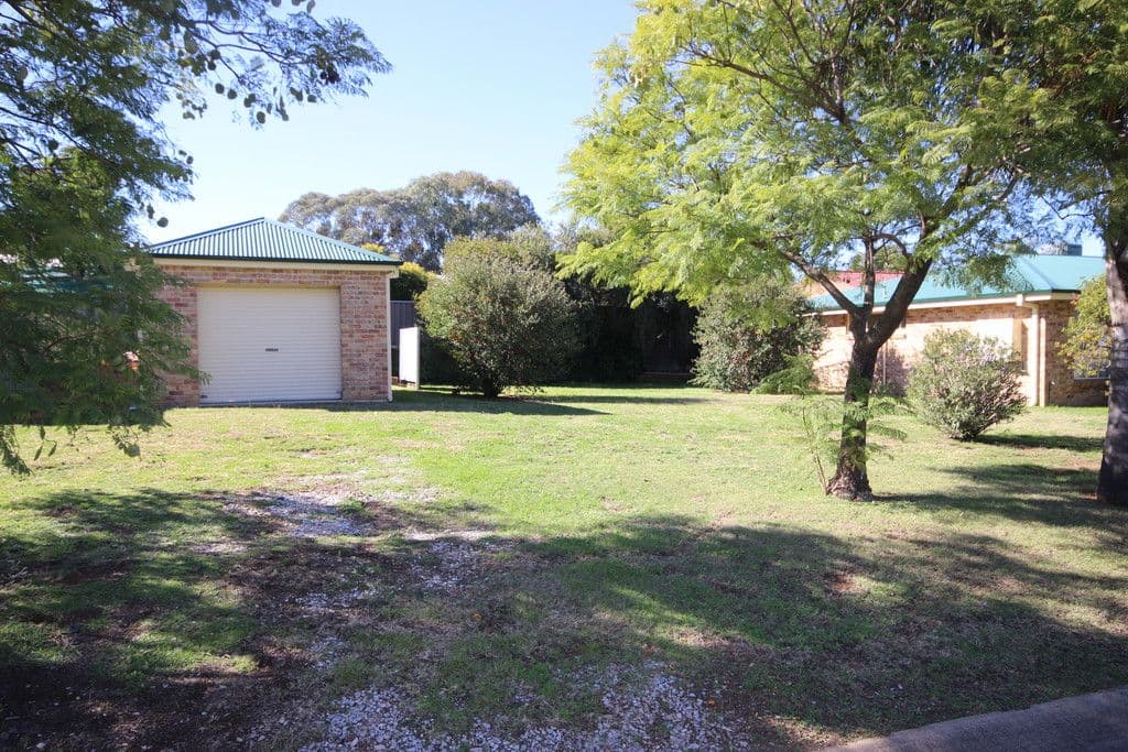 12 Curlew Crescent, Tamworth NSW 2340, Tamworth - Thumbnail 2