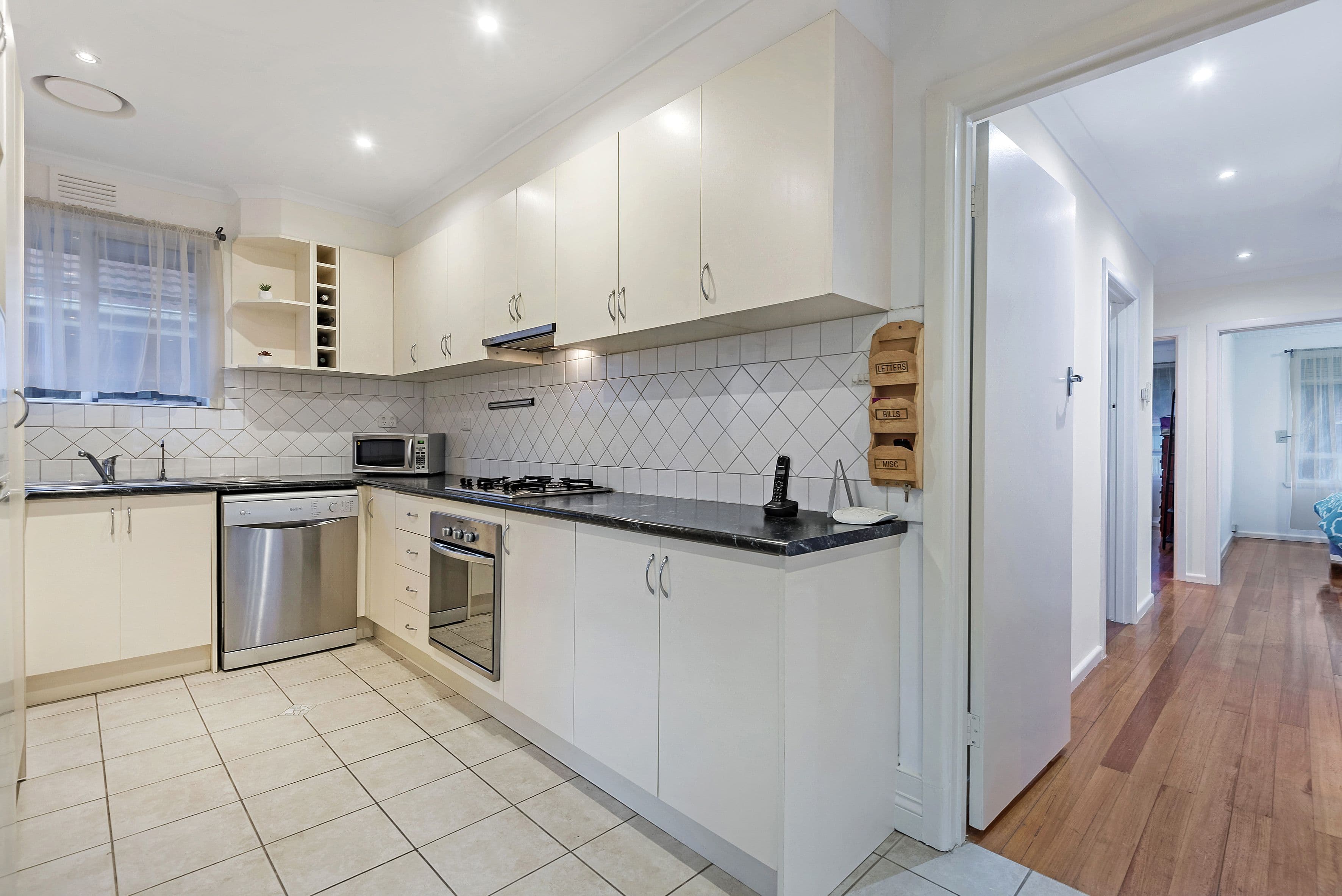 16 Anstey Avenue, Reservoir VIC 3073, Reservoir - Thumbnail 6