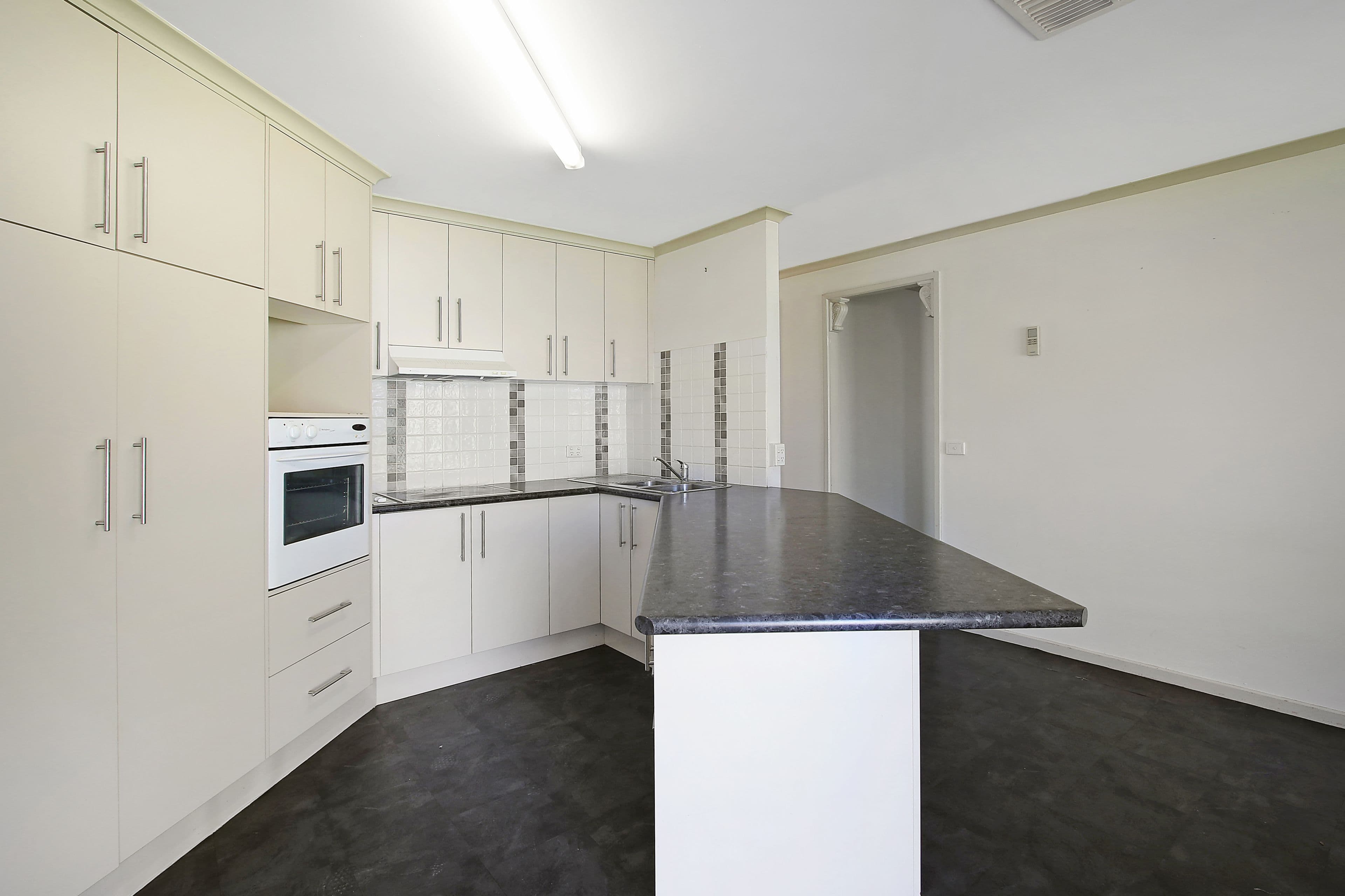 61 Howlong Burrumbuttock Road, Burrumbuttock - Thumbnail 2