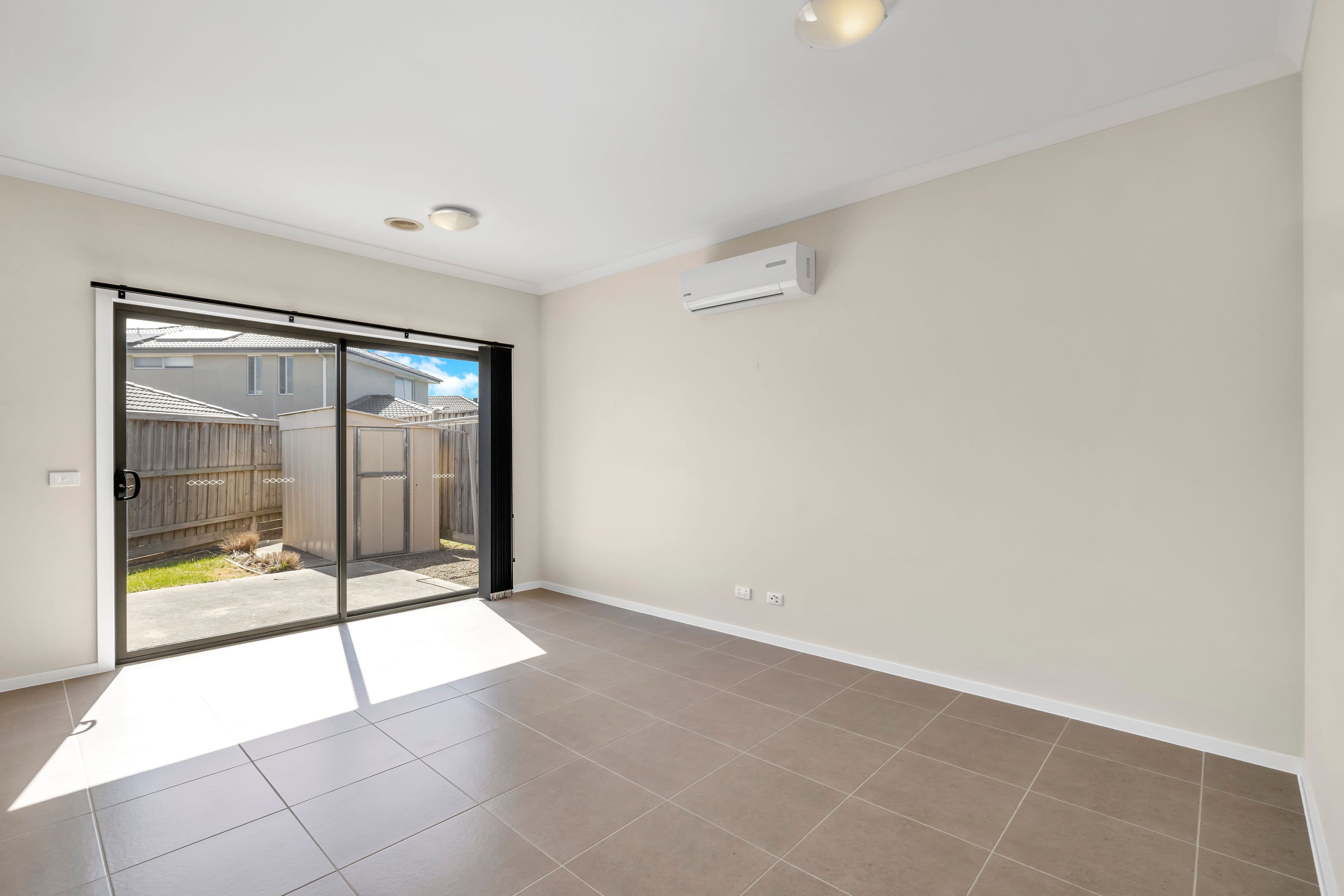 16 Caversham Drive, Pakenham VIC 3810, Pakenham - Thumbnail 5