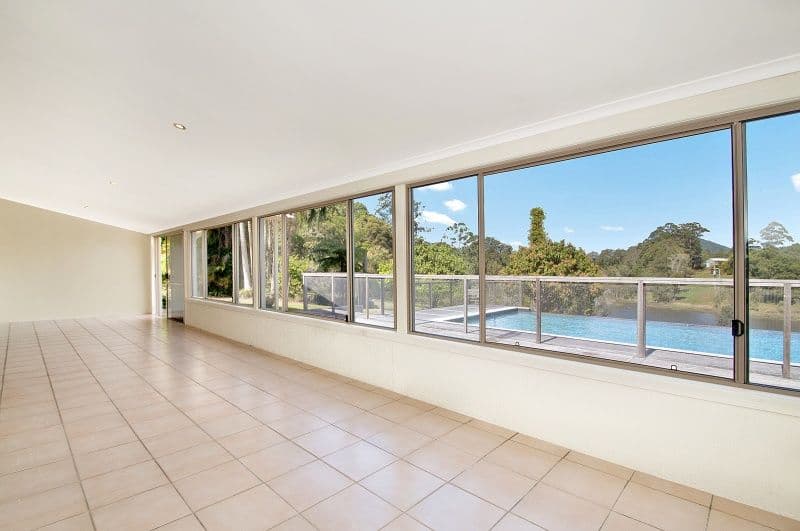 16 Wilkie Crescent, Doonside - Thumbnail 3