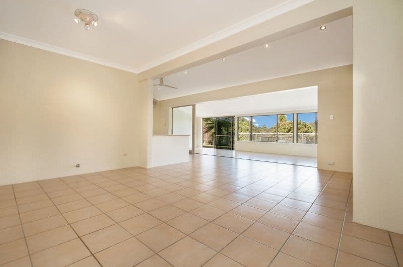 16 Wilkie Crescent, Doonside - Thumbnail 4