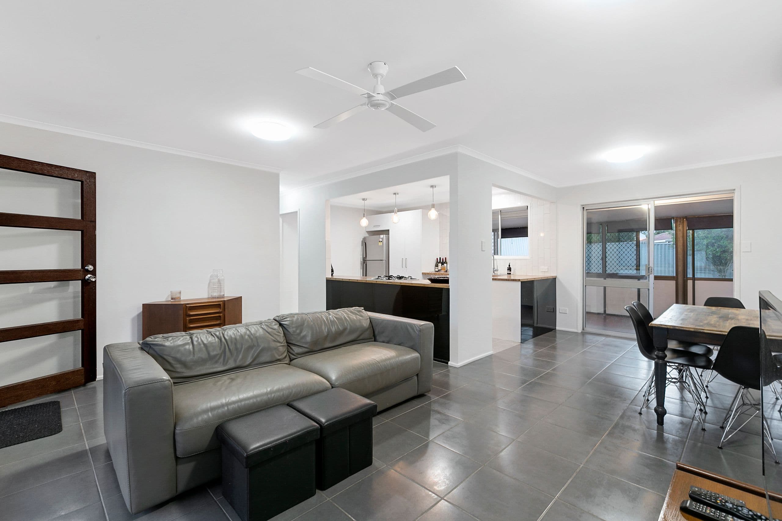 100 Valantine Road, Birkdale QLD 4159, Birkdale - Thumbnail 2