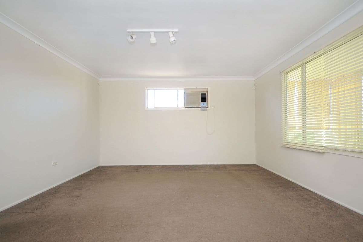 433 Stenner Street, HARRISTOWN QLD 4350, Harristown - Thumbnail 4