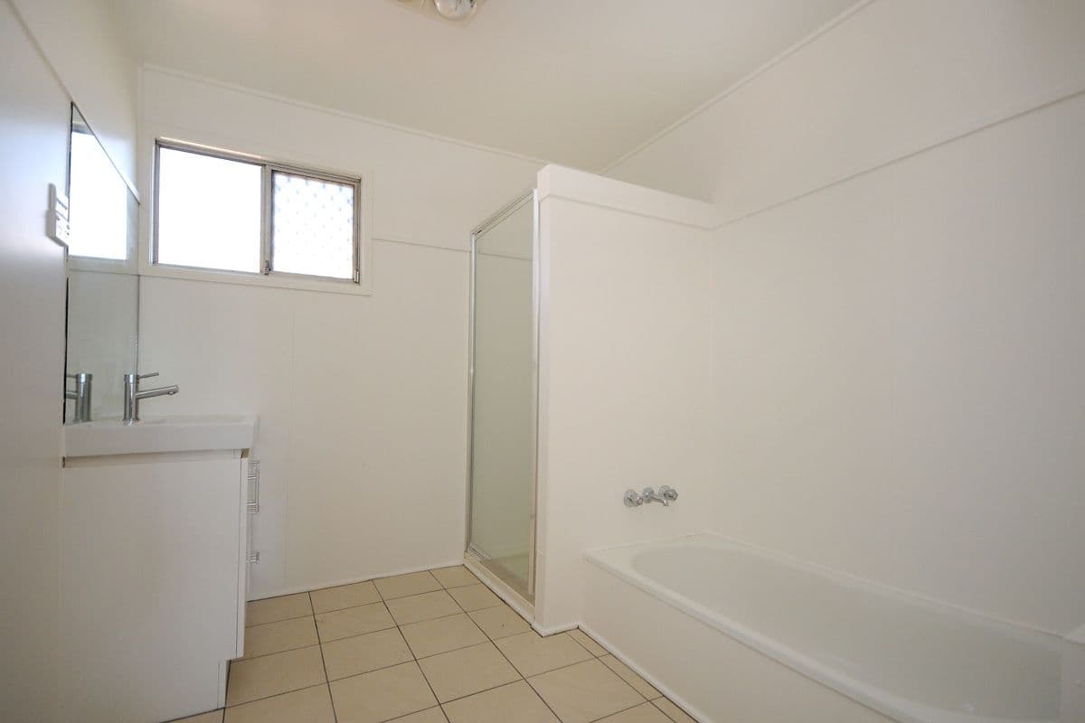 433 Stenner Street, HARRISTOWN QLD 4350, Harristown - Thumbnail 7