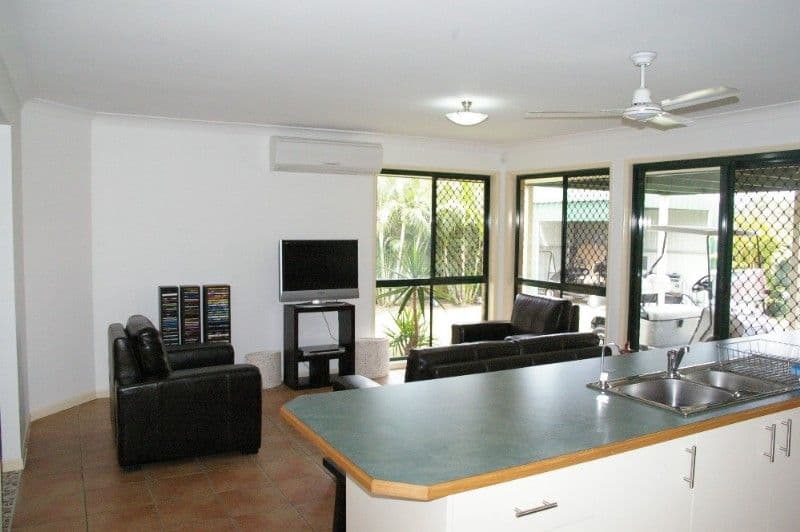 21 Spencer Avenue, DECEPTION BAY QLD 4508, Deception Bay - Thumbnail 6