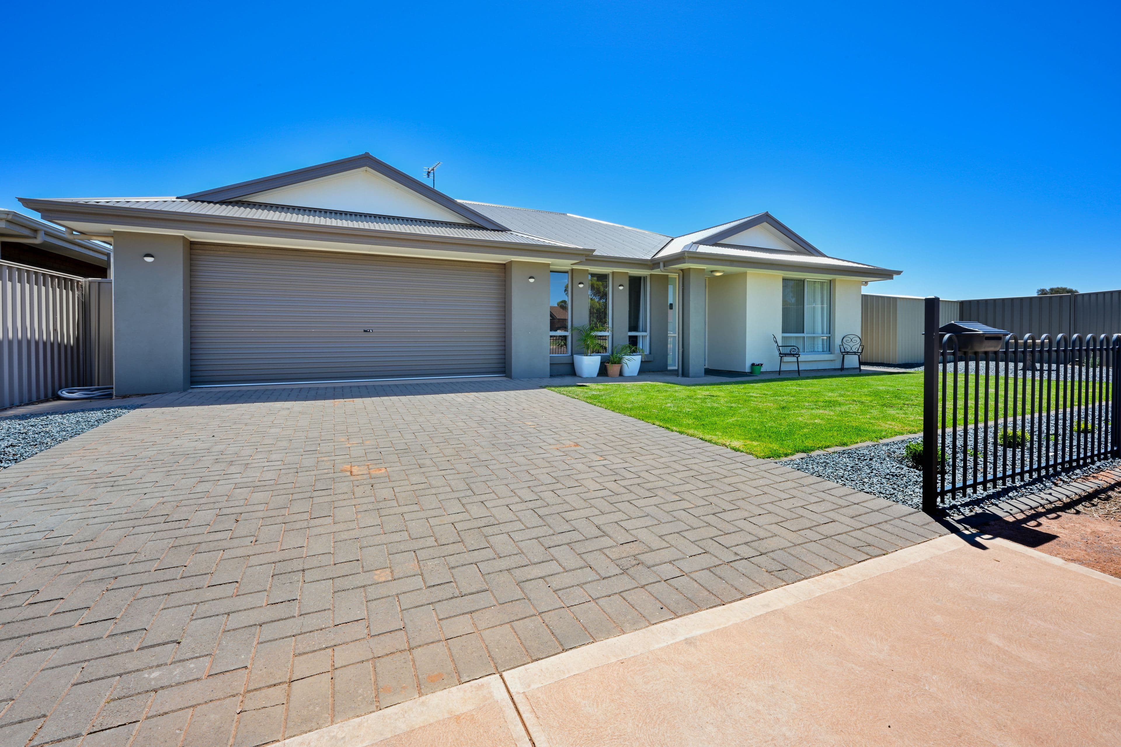 402 Jenkins Avenue, Whyalla Jenkins SA 5609, Whyalla Jenkins - Image 1