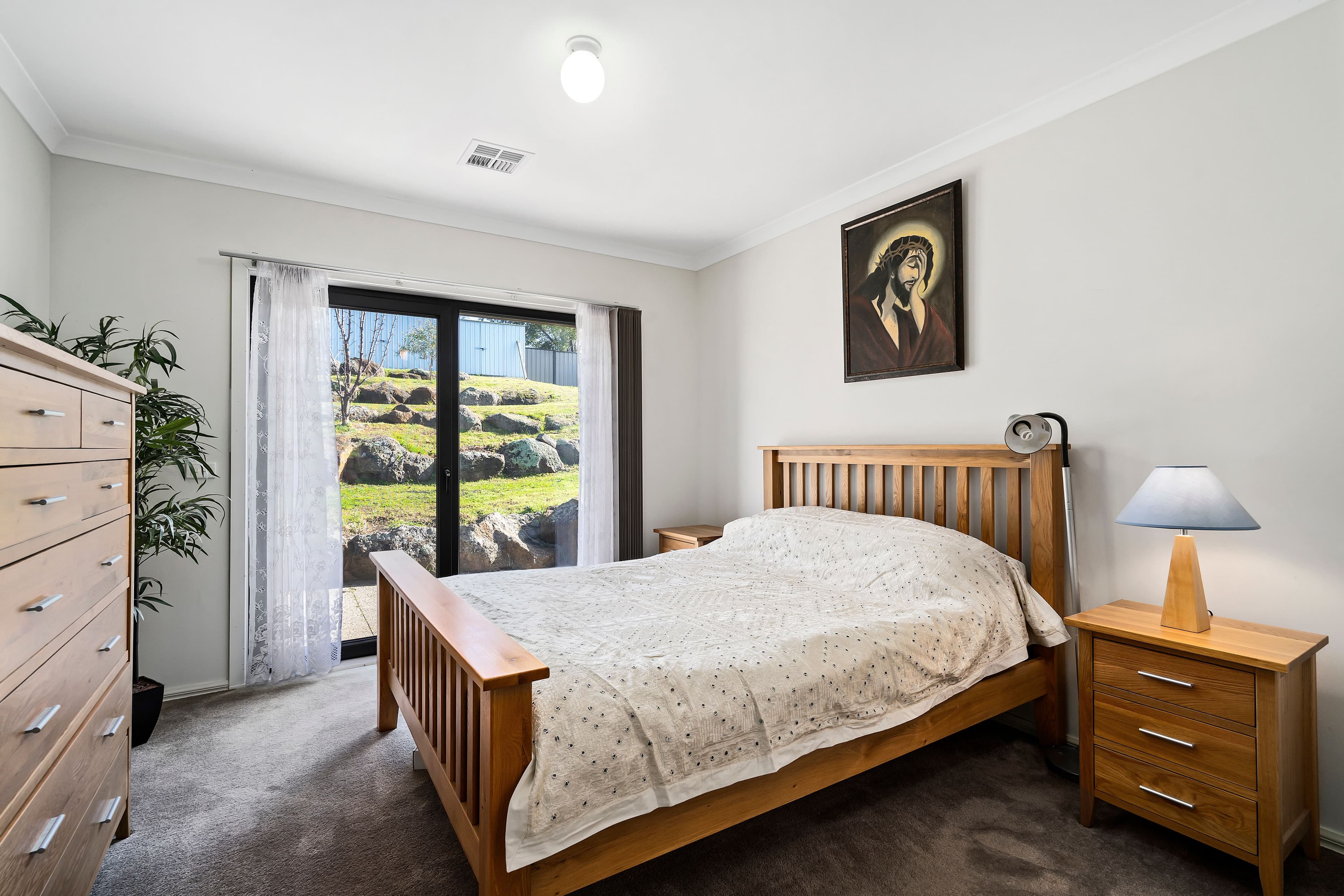 6 Roseberry Avenue, Sunbury VIC 3429, Sunbury - Thumbnail 6