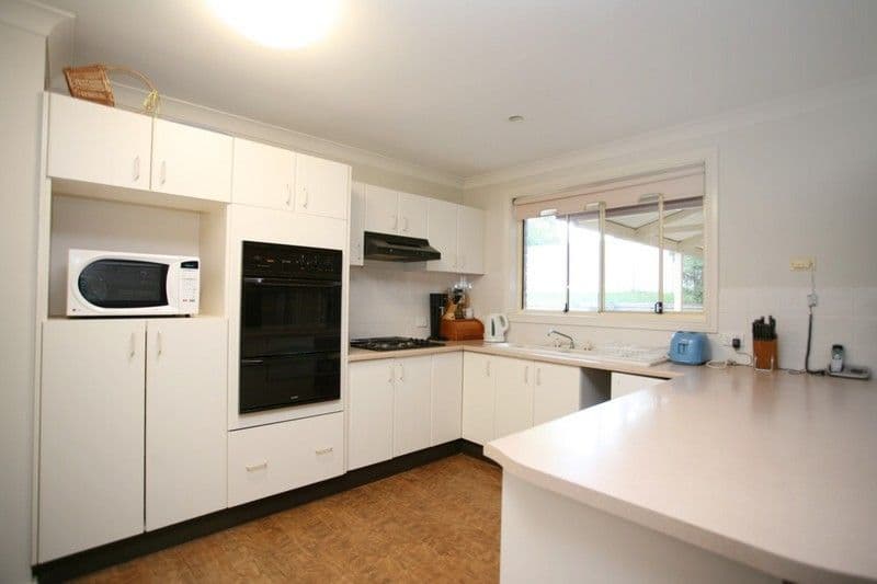 18 Budge Close, GLENMORE PARK NSW 2745, Glenmore Park - Thumbnail 3