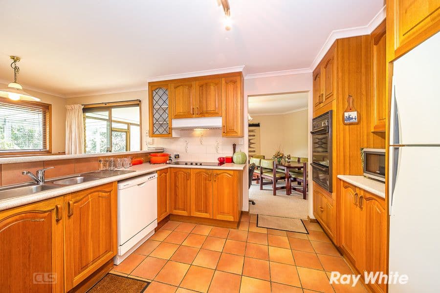 5 Howard Court, Sandstone Point QLD 4511, Sandstone Point - Thumbnail 2
