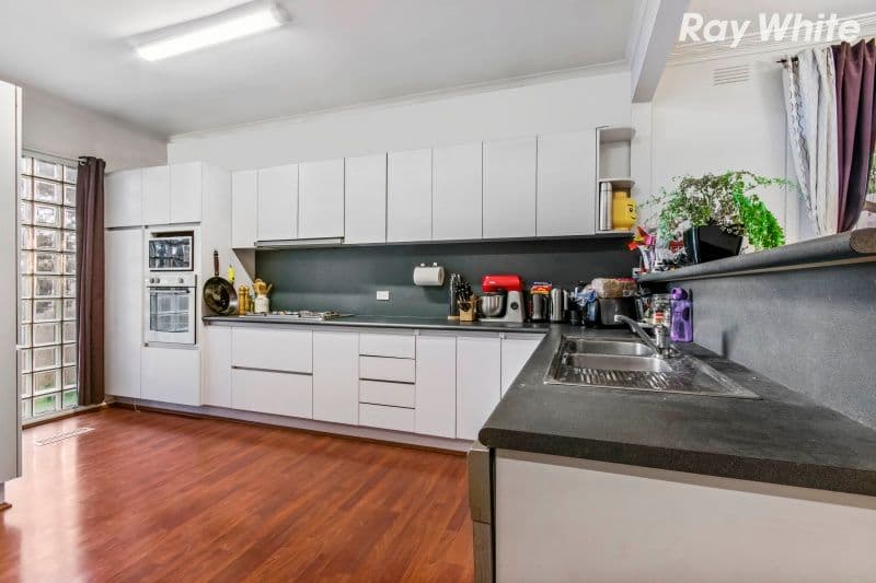 10 Willowbank Grove, Ivanhoe, Ivanhoe - Thumbnail 3