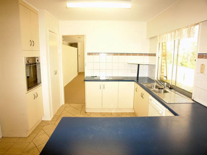 93 Kersley Road,  Kenmore, Kenmore - Thumbnail 5
