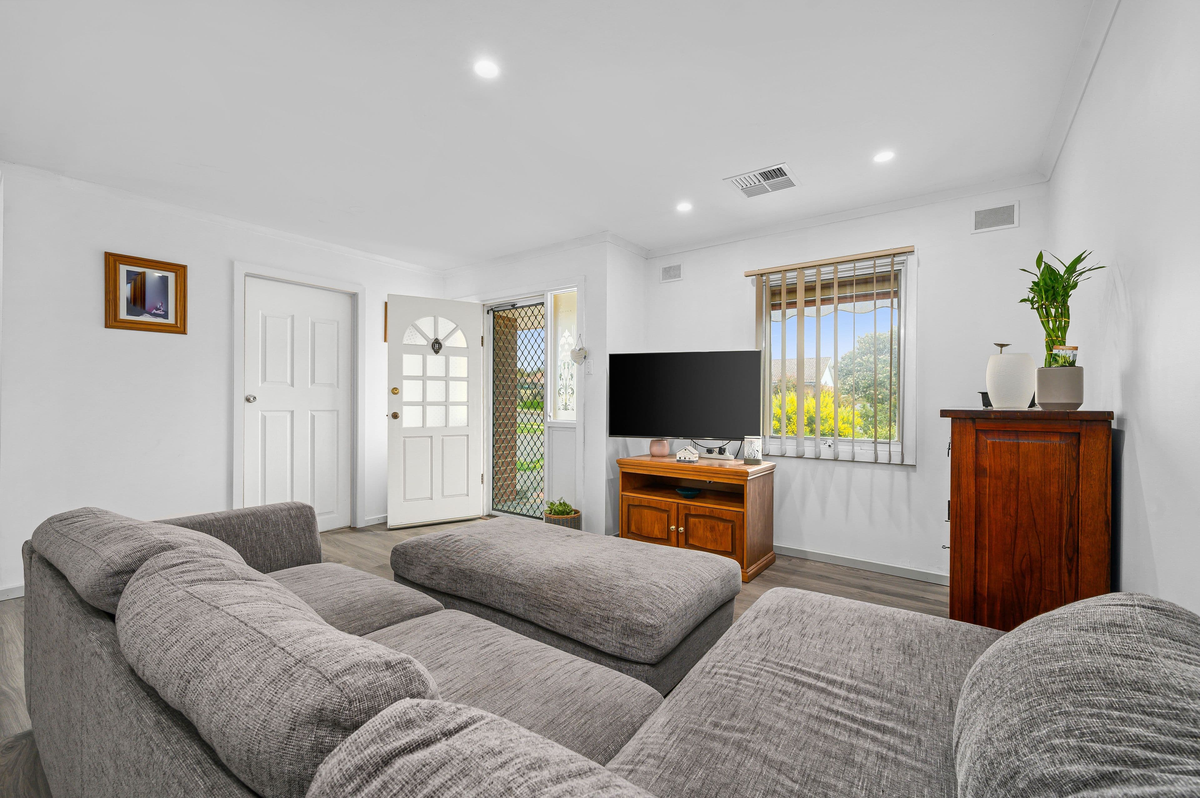 14 Donald Crescent, Christie Downs SA 5164, Christie Downs - Thumbnail 4