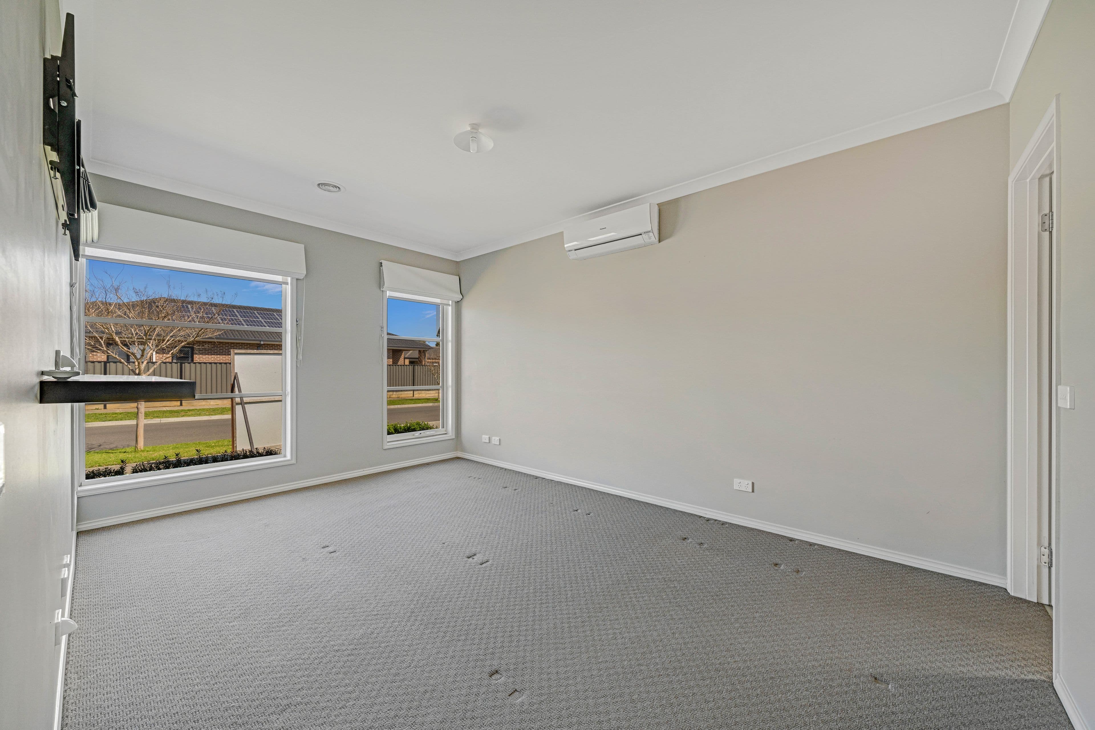 7 Hanoverian Street, Clyde North VIC 3978, Clyde North - Thumbnail 2