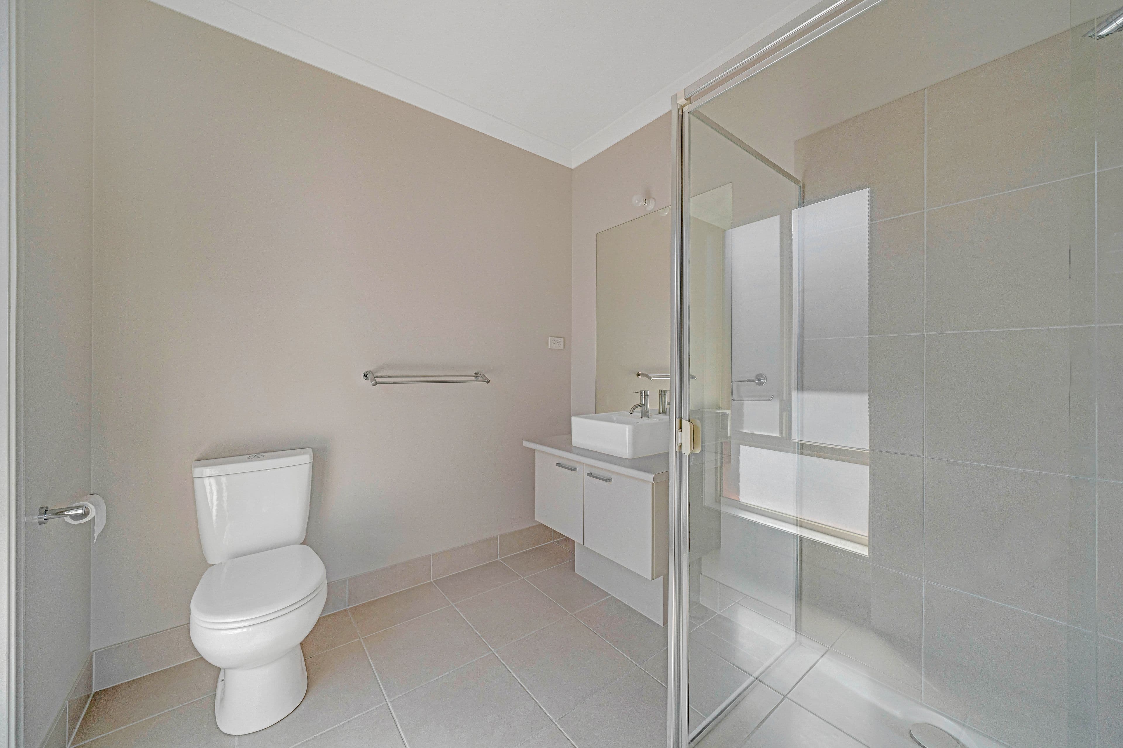 7 Hanoverian Street, Clyde North VIC 3978, Clyde North - Thumbnail 3