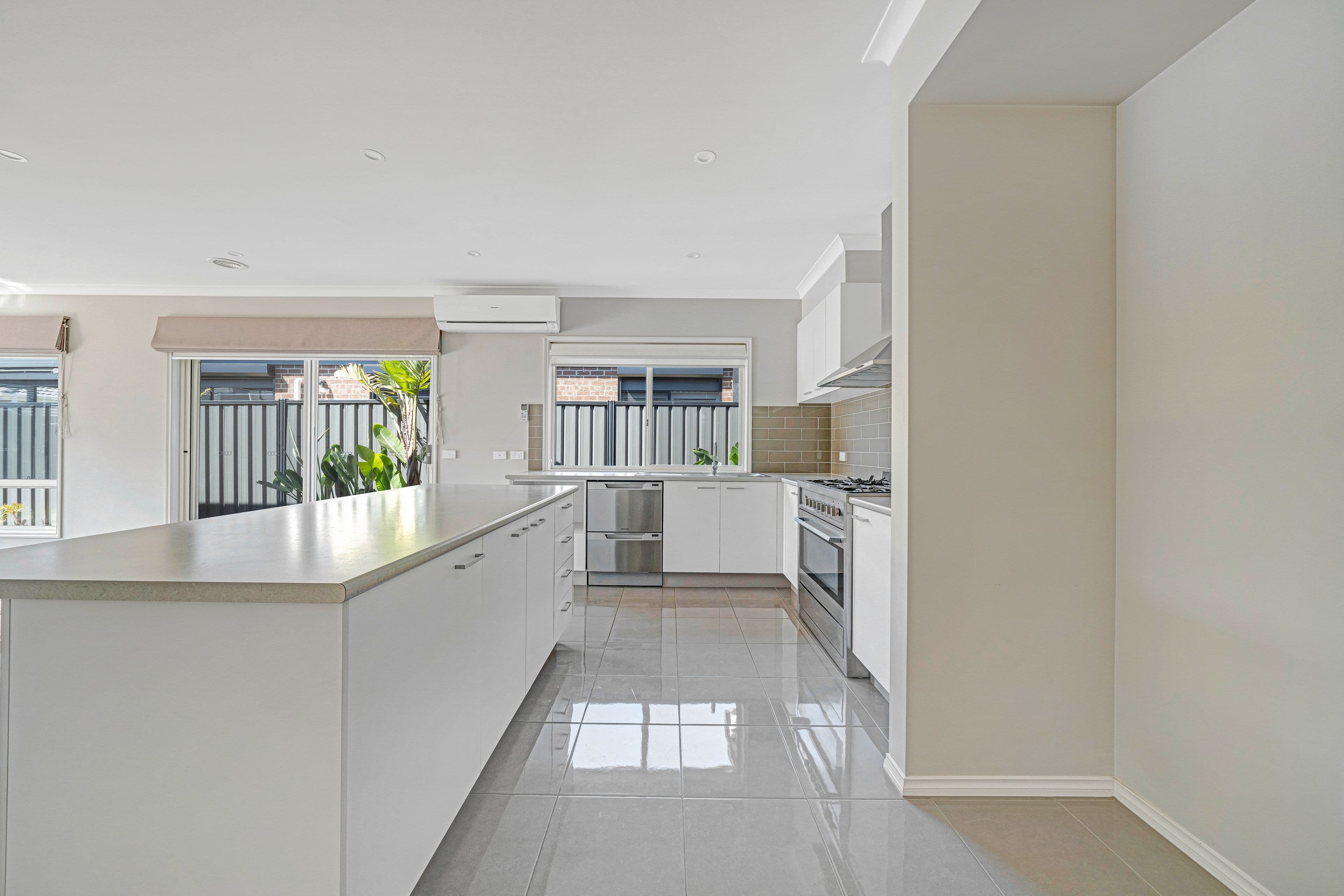 7 Hanoverian Street, Clyde North VIC 3978, Clyde North - Thumbnail 6