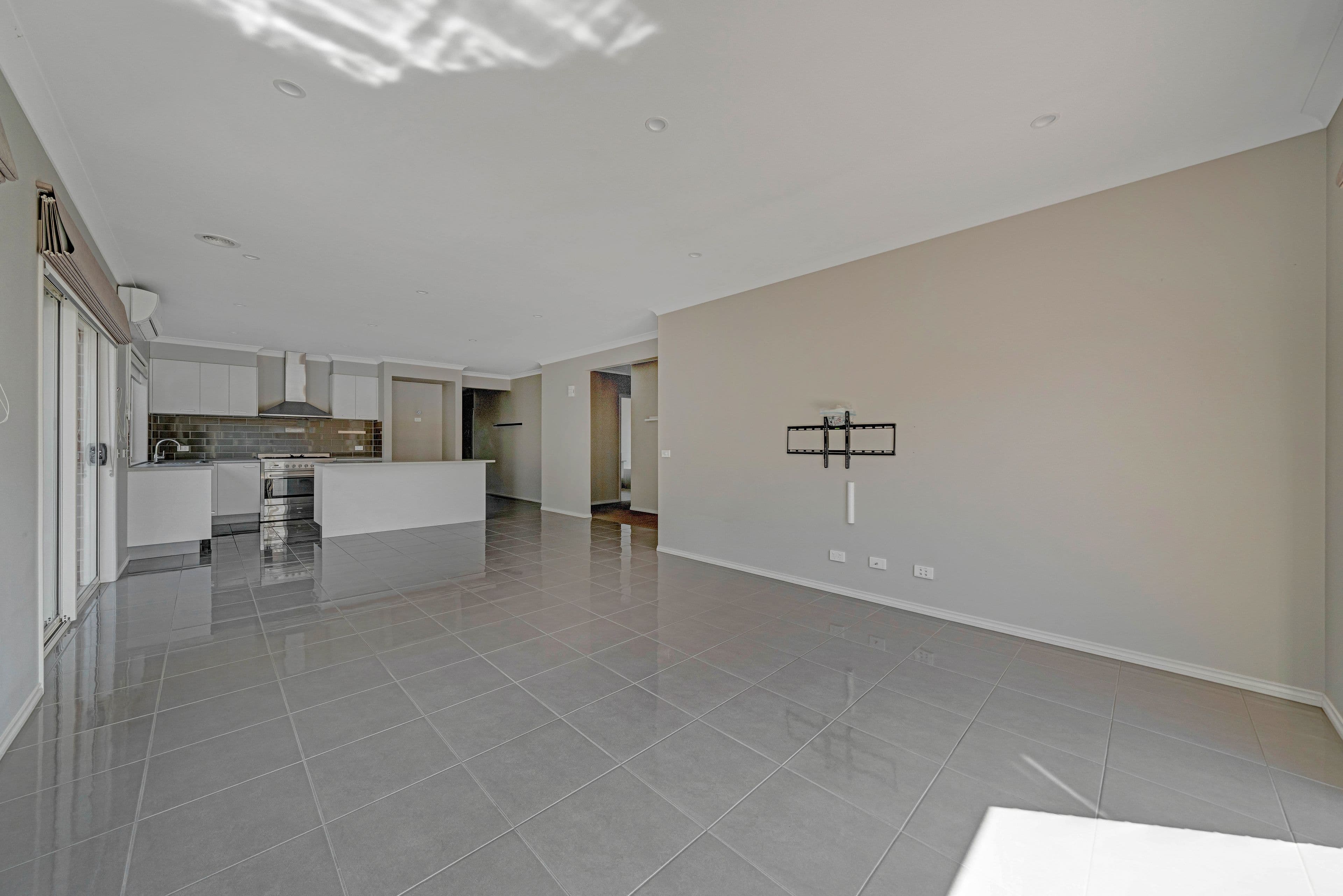 7 Hanoverian Street, Clyde North VIC 3978, Clyde North - Thumbnail 7