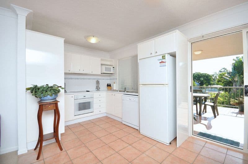 22 Chatsworth Road, GREENSLOPES QLD 4120, Greenslopes - Thumbnail 2