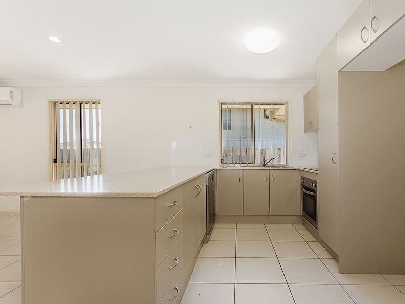 18 Gumtree Crescent, Upper Coomera QLD 4209, Upper Coomera - Thumbnail 2