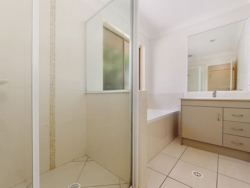 18 Gumtree Crescent, Upper Coomera QLD 4209, Upper Coomera - Thumbnail 5