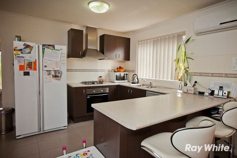 37 Pommel Street, PAKENHAM VIC 3810, Pakenham - Thumbnail 2