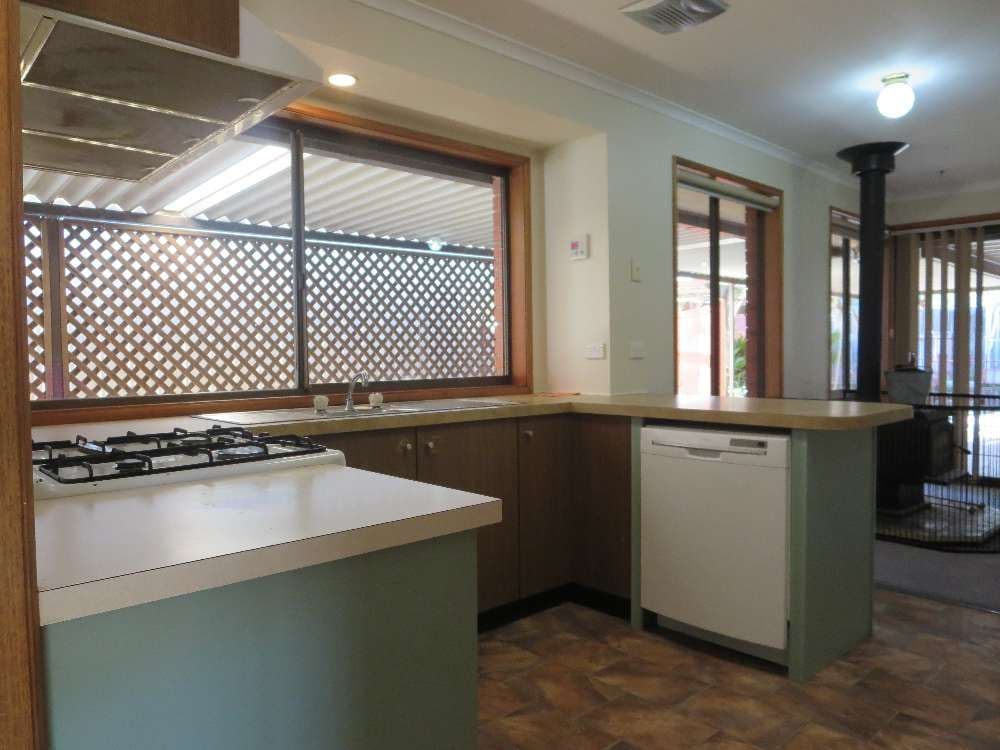 1 Kimberley Court, LAVINGTON NSW 2641, Lavington - Thumbnail 2