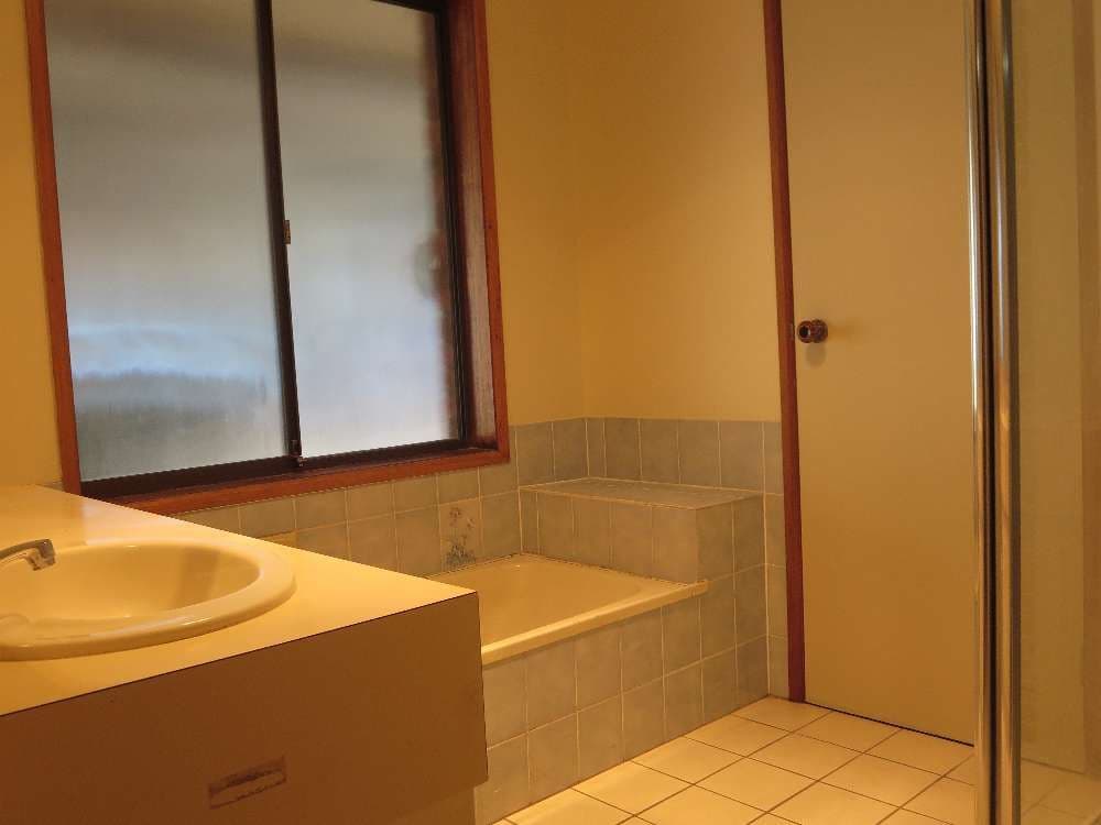 1 Kimberley Court, LAVINGTON NSW 2641, Lavington - Thumbnail 7