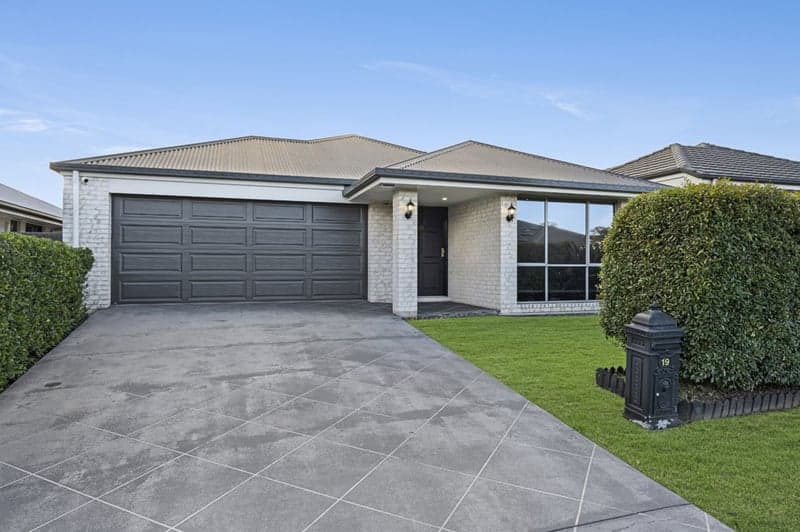 19 Centenary Court, Warner - Thumbnail 2