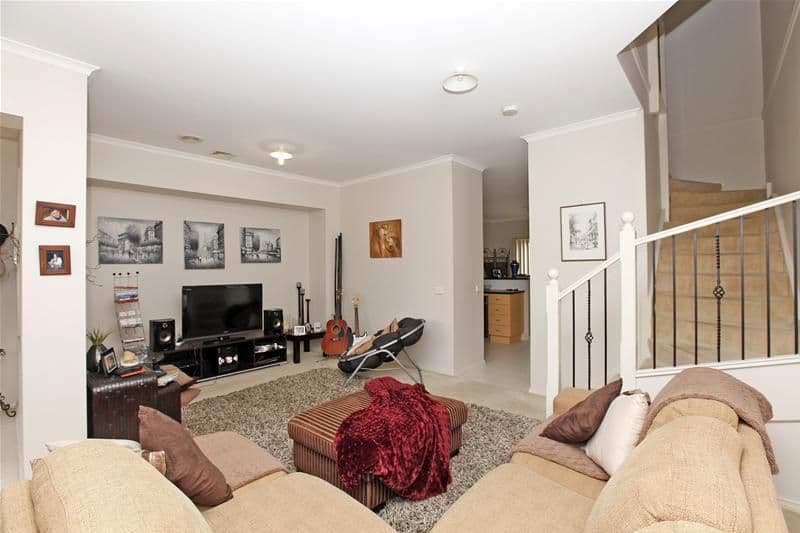 9 Mat Rush Avenue, BUNDOORA VIC 3083, Bundoora - Thumbnail 2