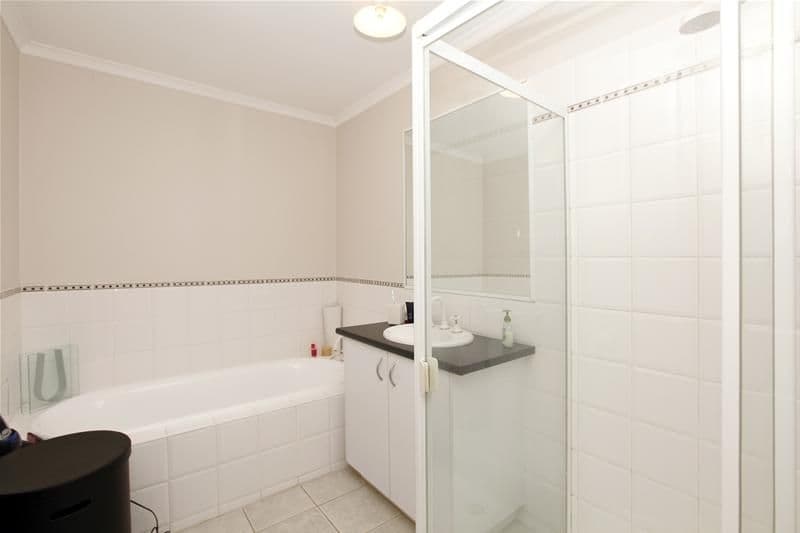9 Mat Rush Avenue, BUNDOORA VIC 3083, Bundoora - Thumbnail 5