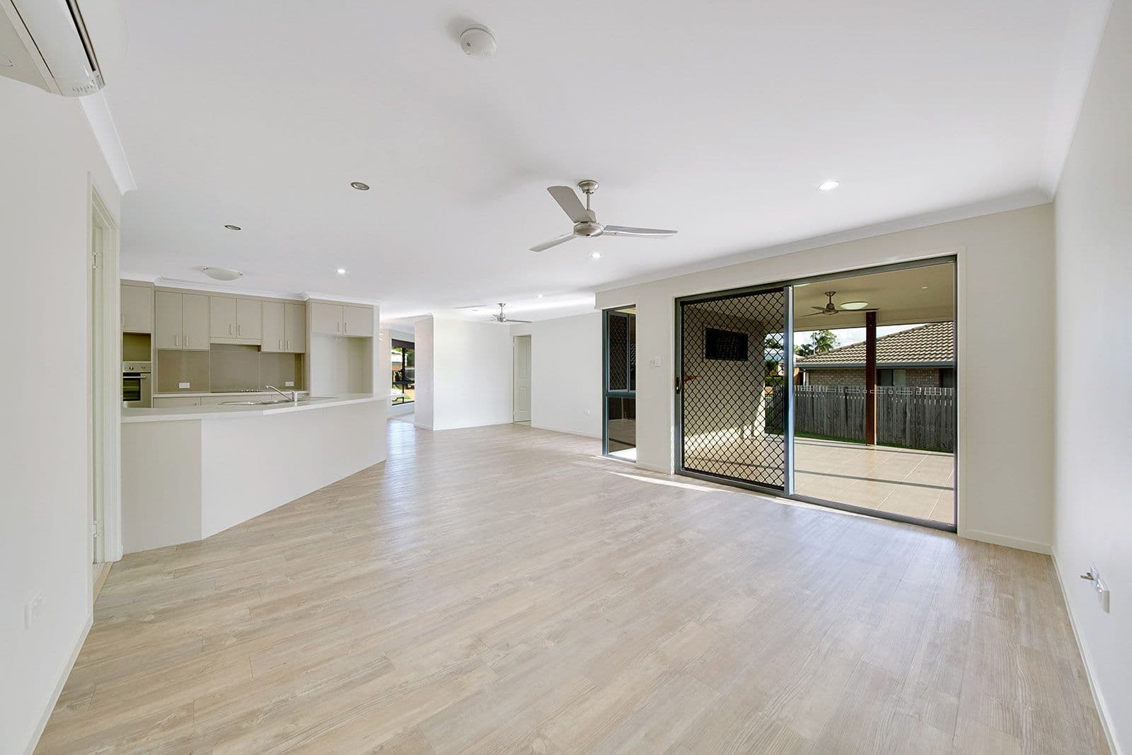 13 STELLA Street, Boyne Island QLD 4680, Boyne Island - Thumbnail 4