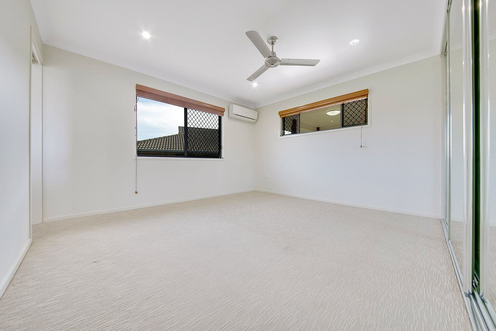 13 STELLA Street, Boyne Island QLD 4680, Boyne Island - Thumbnail 5