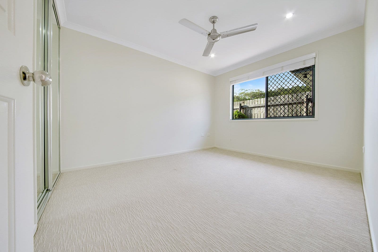 13 STELLA Street, Boyne Island QLD 4680, Boyne Island - Thumbnail 7