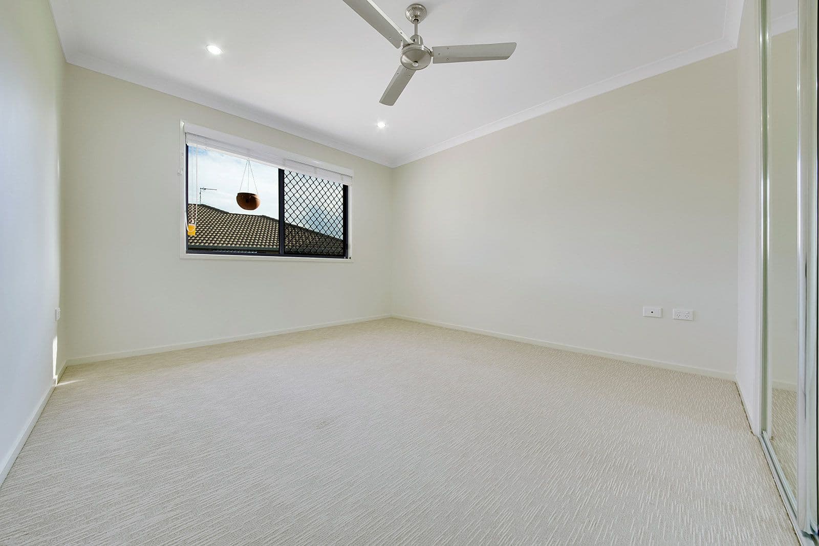 13 STELLA Street, Boyne Island QLD 4680, Boyne Island - Thumbnail 8