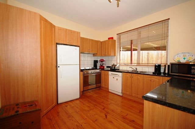11 Crestview Close, MONTROSE VIC 3765, Montrose - Thumbnail 4